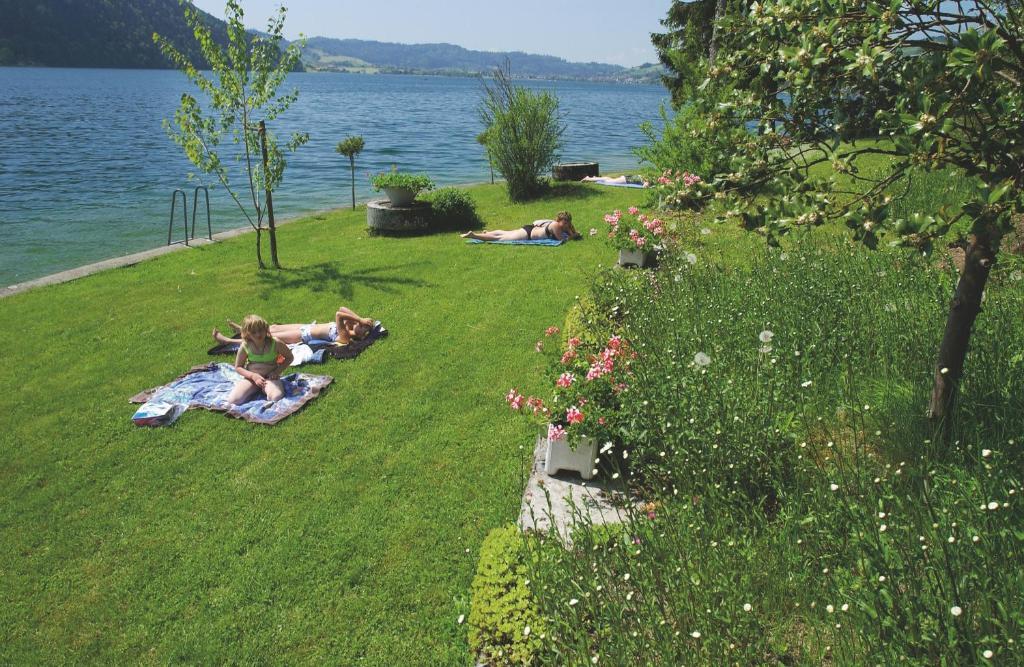Hotel - Restaurant Eierhals Am Aegerisee Oberageri Bagian luar foto